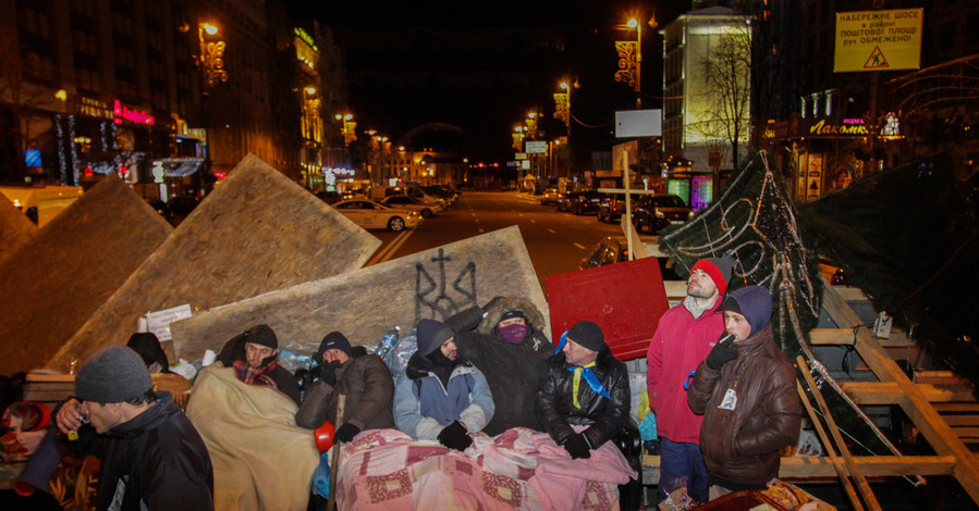 14-й день Евромайдана: люди обжились в палаточном городке