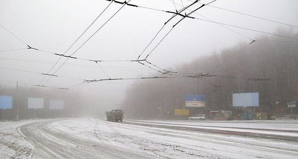 В Крыму из-за снегопада затруднено движение