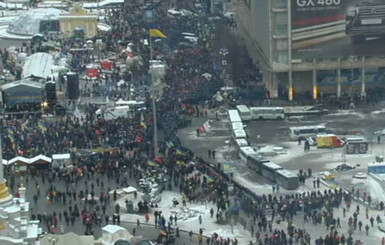  В Мариинском парке собирается провластный митинг