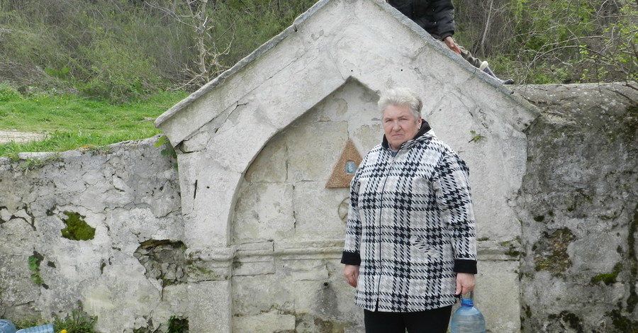 Траншеи для труб вырыли еще летом, но воду так и не дали