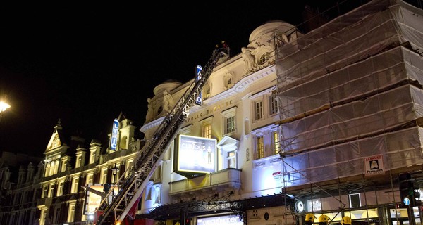Пострадавшие из-за упавшего потолка в театре Лондона: 