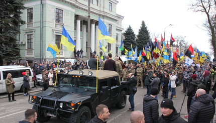 Марш защитников Отечества в Днепре