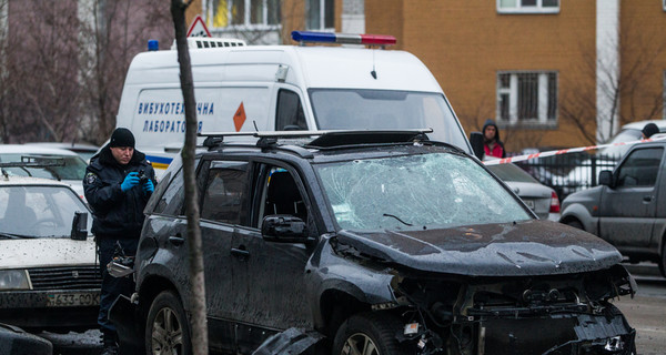 В Киеве барышне на Рождество взорвали джип