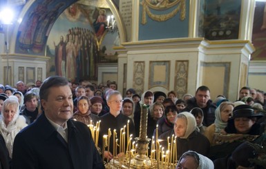 Янукович на Рождество помолился в Лавре