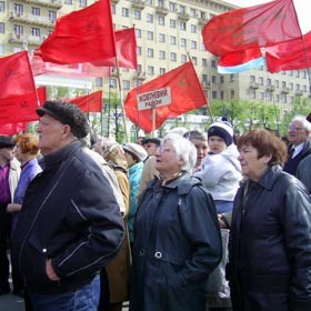 В Первомай Харьков стал красным 