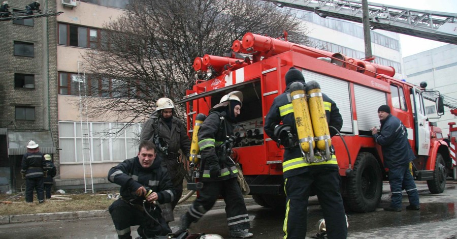 В Харькове тайно похоронили погибших во время пожара на ювелирной фабрике