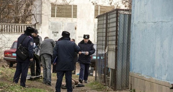 Труп голой женщины, найденной в Керчи, отправили на экспертизу