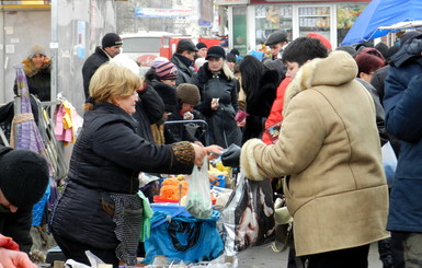 Бороться со стихийной торговлей в Евпатории будут охранные агентства