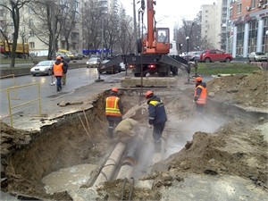 В Киеве залатали трубу, из которой бил гейзер кипятка