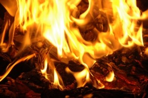 В Норвегии пожар практически уничтожил один из старейших городов страны