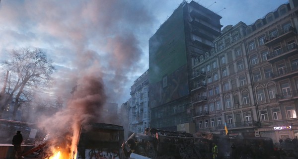 Попытка митингующих запустить катапульту не увенчалась успехом