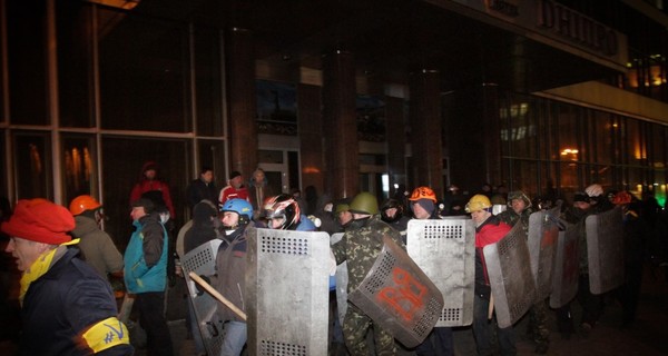 Боевые сотни Майдана расширяют протест