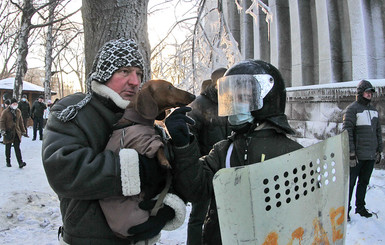 Последствия штурма ОГА: Милиция собрана со всей области, медики - в боевой готовности