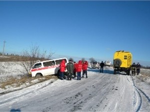 На Львовщине в снежных заносах застряла 