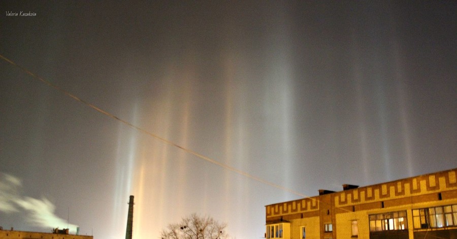 Людей в Донбассе испугало необычное сияние в небе