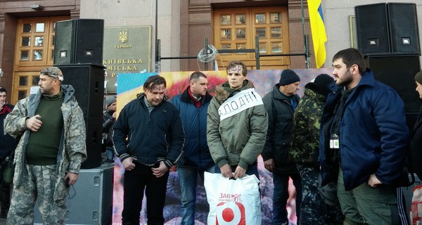 На Майдане поймали милиционеров, но в плен не взяли 