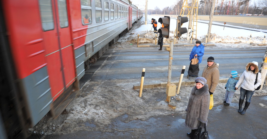 Железнодорожники будут следить за безопасностью на переездах вместе с гаишниками