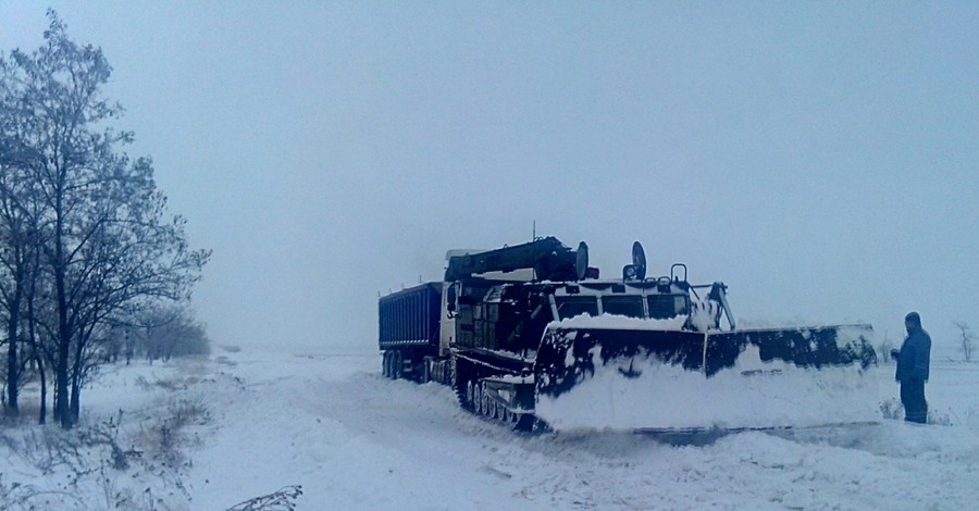 В Запорожской области открыть все трассы смогли только спустя две недели