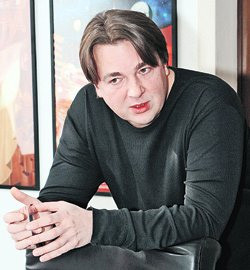 Константин Эрнст пригрозил Земфире судом