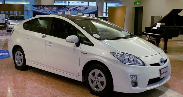 Toyota отзывает почти два миллиона автомобилей Prius по всему миру 