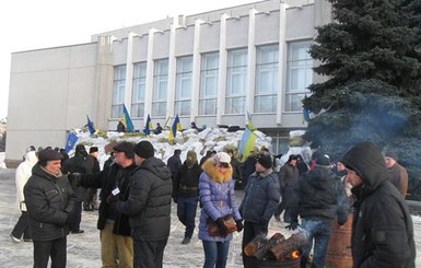 В Полтаве активисты освободили помещение облсовета