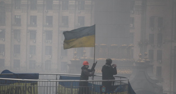 Оппозиция идет в наступление. МВД заявляет, что стреляют боевыми