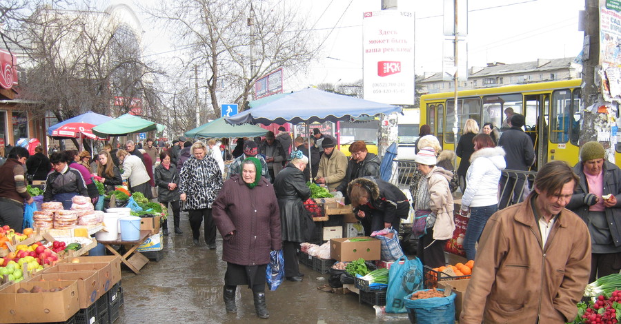 Искать стихийных торговцев в Евпатории будут по карте