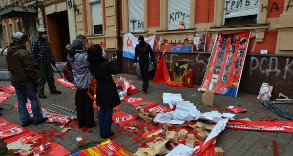 Правый сектор вломился в главный офис КПУ