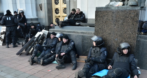 Солдаты внутренних войск: 