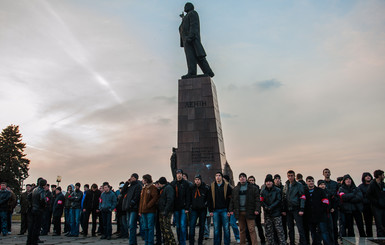 Запорожье революционное: губернатор – в отставке, на улицах – ночные патрули 