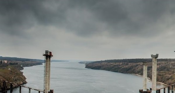 В Запорожье соединяют Бабурку и Хортицу по уникальной технологии