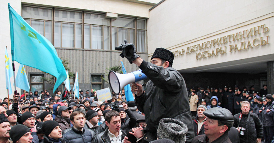 На митинге в Крыму умер человек