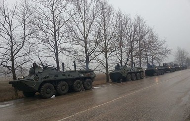 Под Симферополь, где видели БТР, выехали сотрудники СБУ и МВД