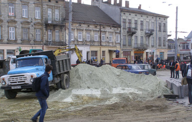 На дороги нашли 6 миллионов гривен