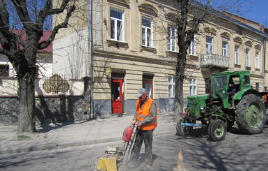 Львовские коммунальщики нашли деньги на 