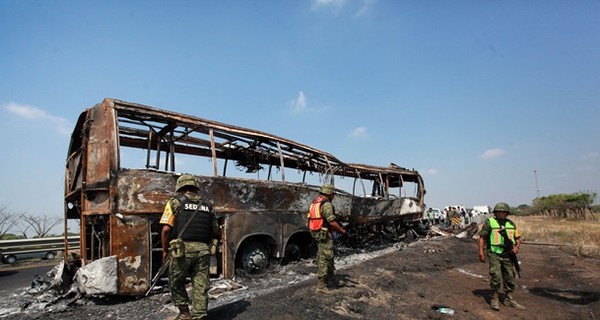 В Мексике столкнулись автобус с грузовиком, погибли 36 человек