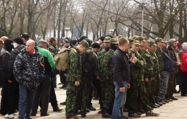 В Луганске объявили Киев вне закона и призвали на подмогу 