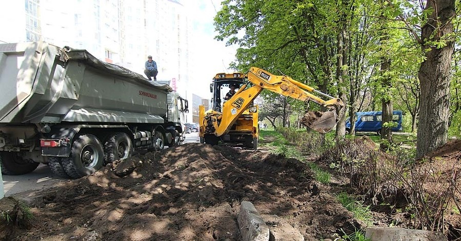 Часть одесского парка забрали под парковку