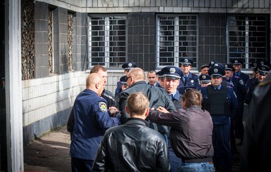 В Константиновке захватили горотдел милиции