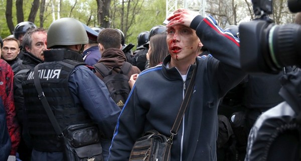 В больницы начали поступать раненые на донецком митинге