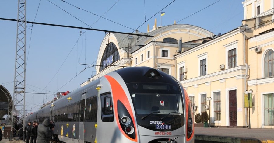 Поезда Хюндай снова вышли на маршруты