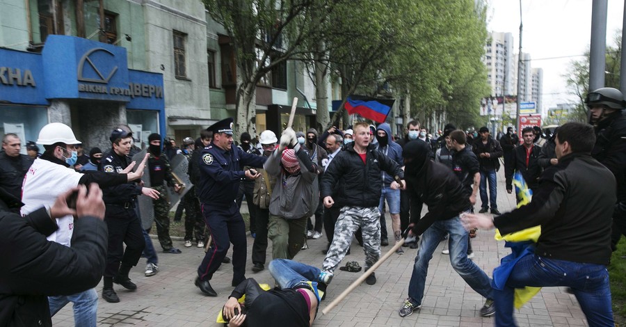 Драку в Донецке спровоцировало 