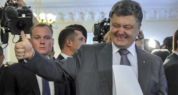 Порошенко лидирует на всех украинских округах, кроме одного