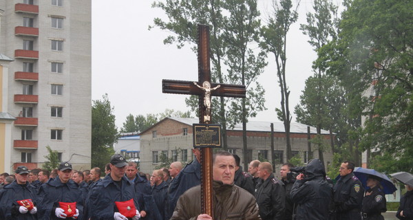 Погибшего под Славянском милиционера неделю не могли доставить домой