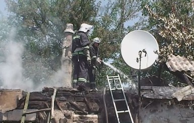 В Черкасской области женщина вынесла из огня четверых детей