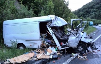 На Закарпатье на перевале столкнулись три автомобиля