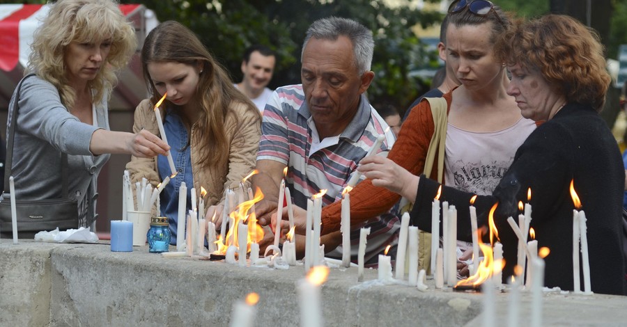 На Львовщине понедельник объявили днем траура