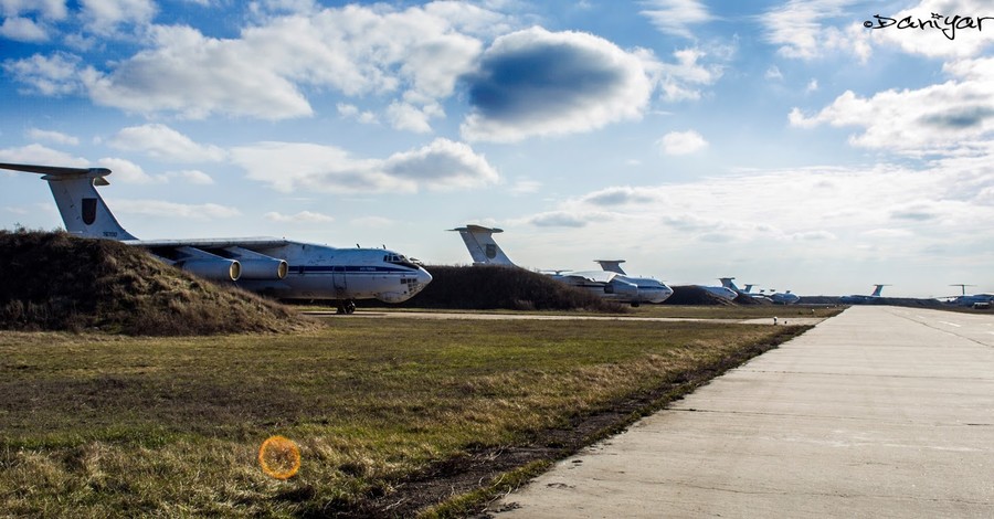 Военные в Мелитополе заминировали аэродром для перестраховки