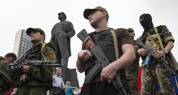 В Донецке задумались о прекращении огня, а в Луганске собираются воевать до конца 