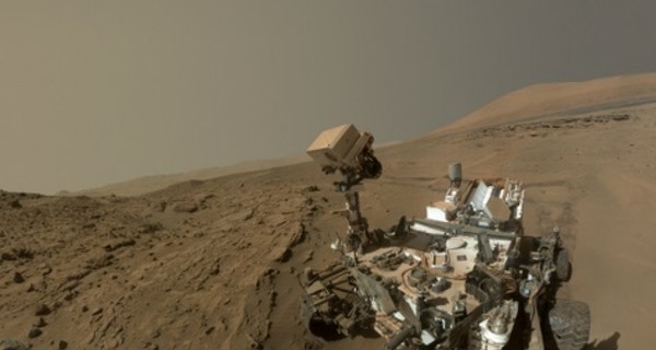 Год за два: марсоход Curiosity отметил пребывание на Красной планете 